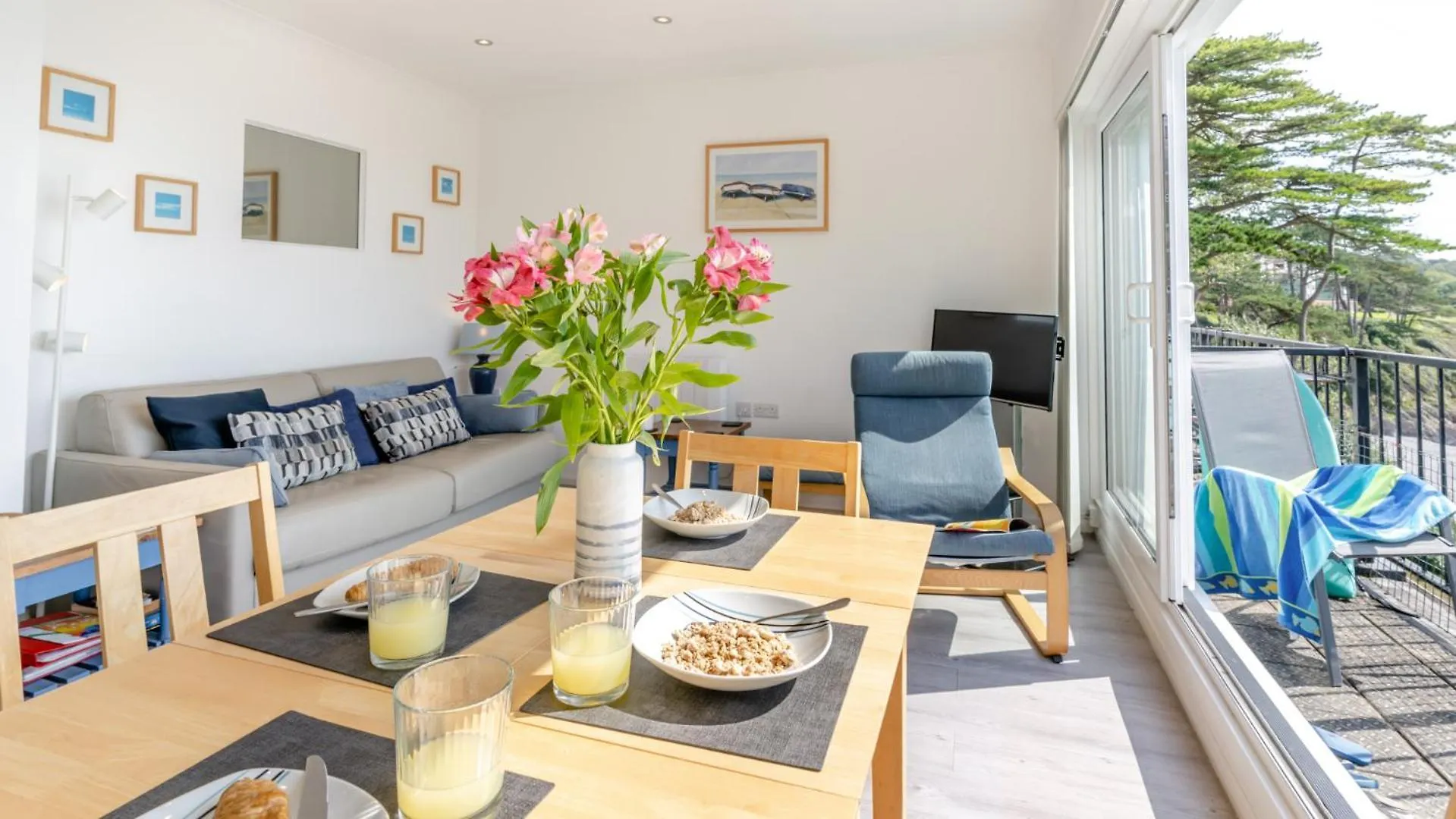 9_306B Redcliffe Apartments, Caswell Bay Bishopston 0*,  United Kingdom
